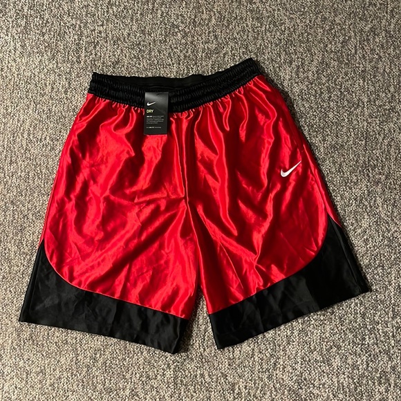 Nike | Shorts | Mens Nike Drifit Shorts 